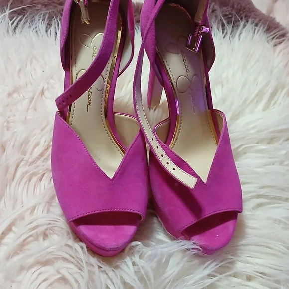Jessica Simpson Pink Heels - Picture 2 of 3